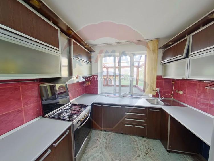 Casă / Vilă cu 6 camere de vânzare - 6