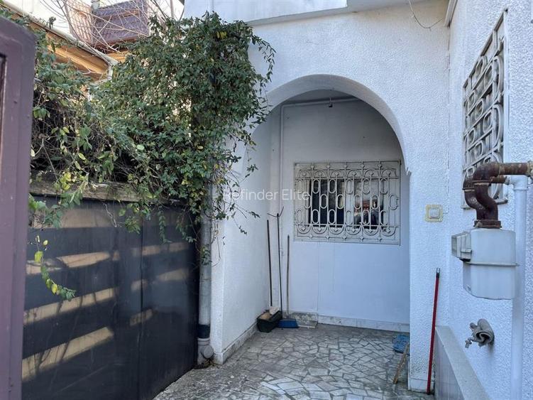 Casa de vanzare 6 camere in zona Popa Nan - Matei Basarab - 2