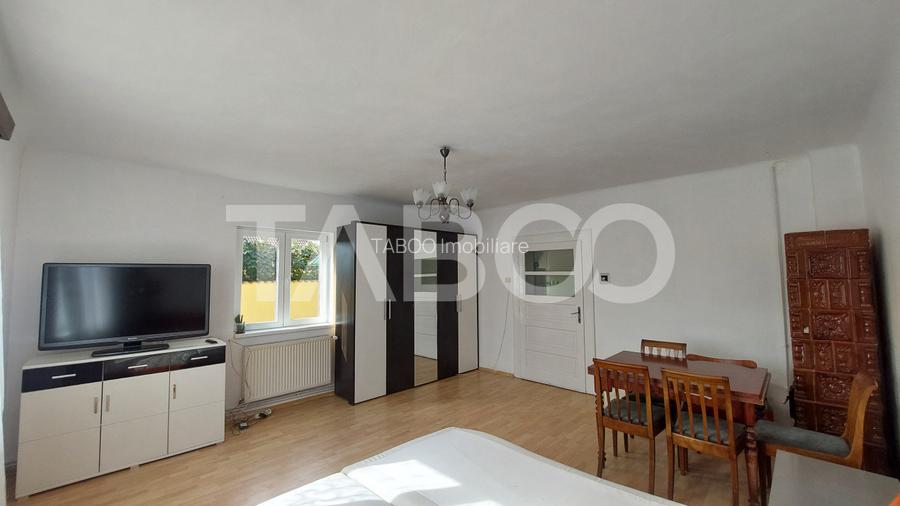 Doua case la pret de una teren 900 mp zona Turnisor - 5