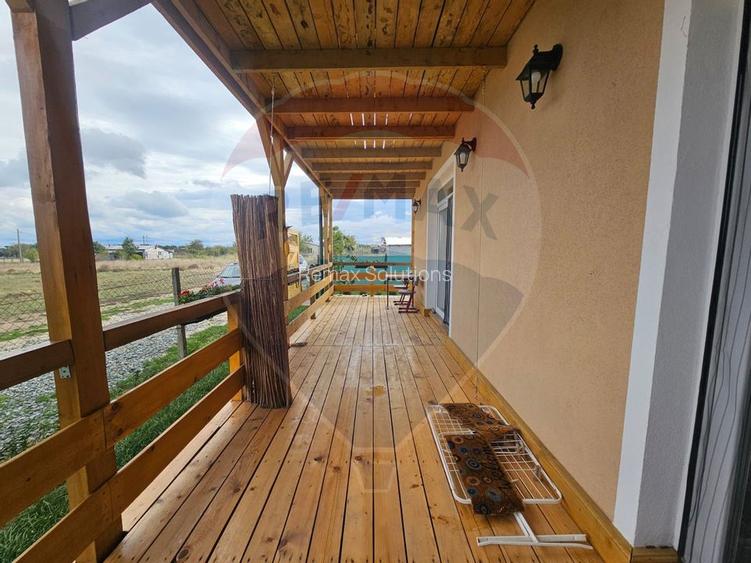 Casă / Vilă cu 4 camere de vânzare Vadu Constanta - 2