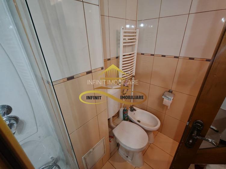 De închiriat apartament 2 camere decomandate,  etaj 1 - 4