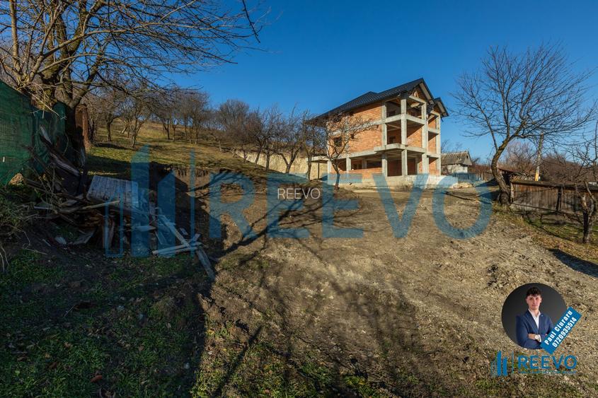 Pensiune/Vilă la roșu P+E+M în Sărata - 35