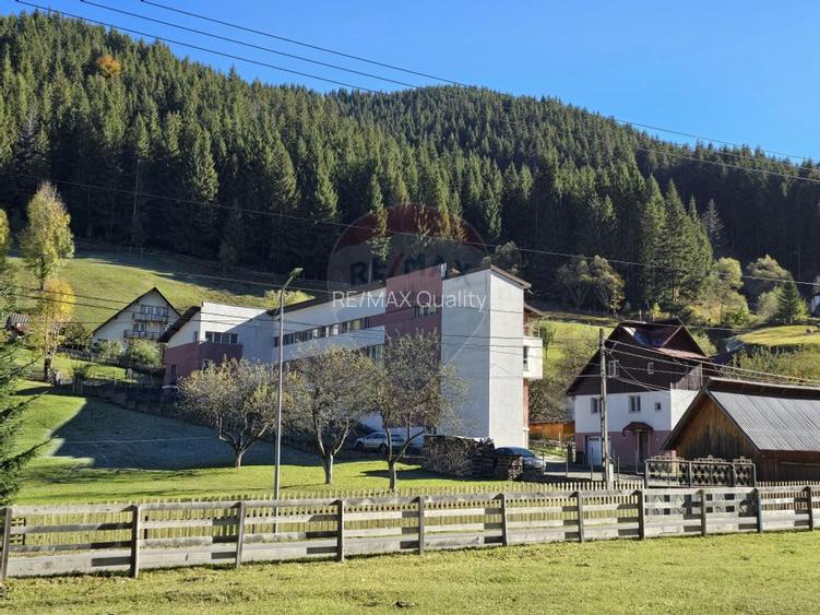 Vila / Pensiune / Camin / Azil seniori, zona superba Moeciu, parcare - 3