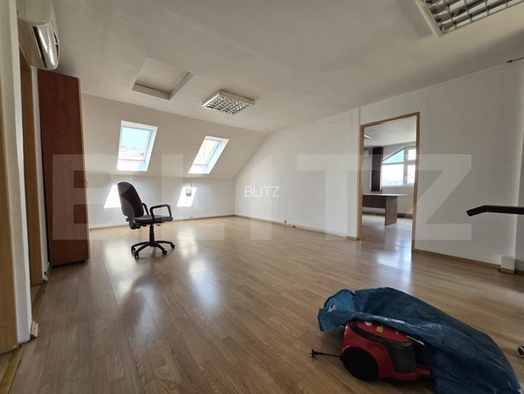 Casa de vanzare, cu 9 camere, 308 mp, zona RrM1 - 10