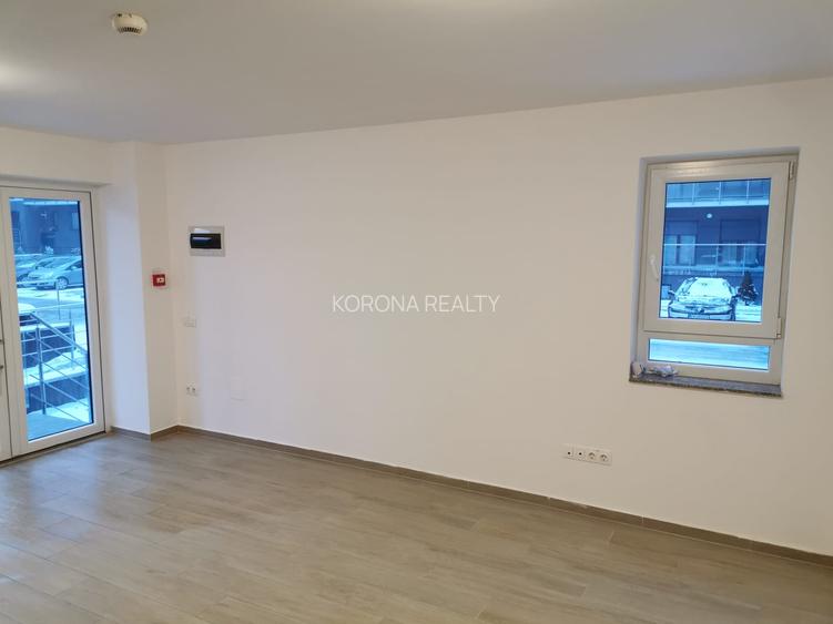 Spatiu comercial de vanzare zona Tractorul bloc nou - 11