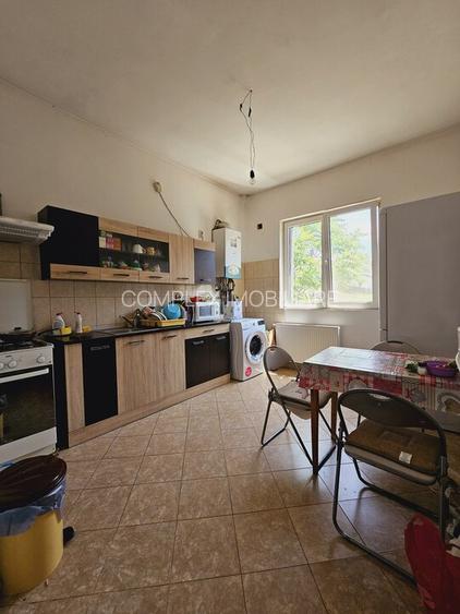 Piata Muncii | 3 minute metrou | Camera la mansarda unei vile pentru o studenta - 10