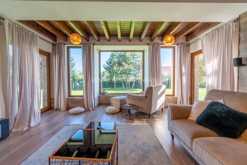 Proprietate exclusivista de vanzare: 2 case | 9 camere | 2000 mp teren - 10