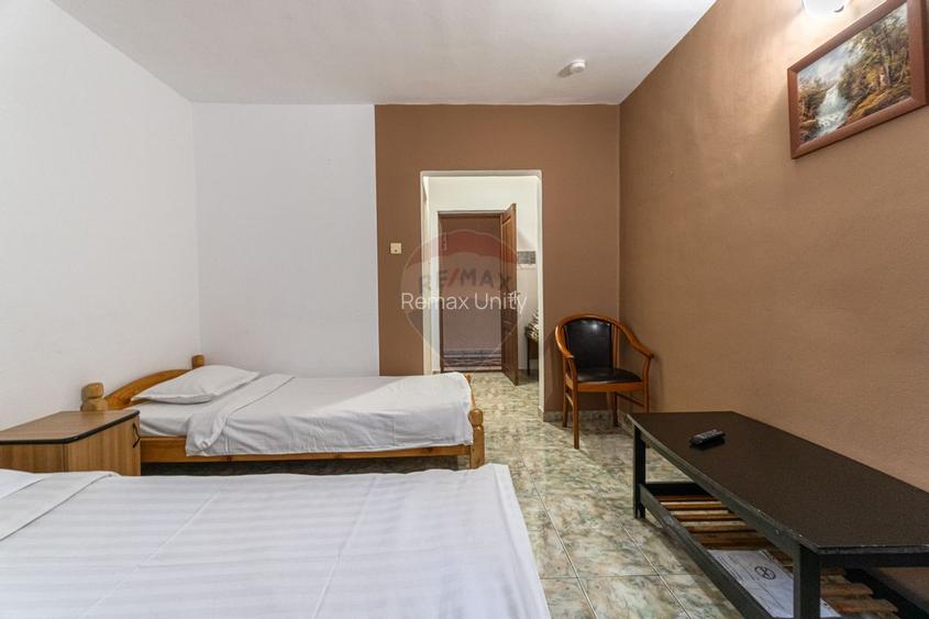 Casă / Vilă cu 20 camere de vânzare în Timisu de Jos, DN1, Brasov - 45