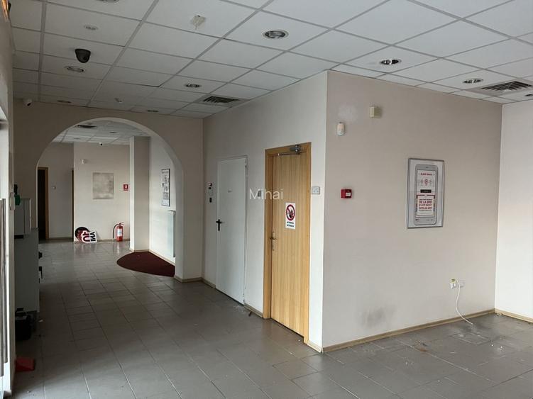 Inchiriez spatii comerciale intre 90 - 500 mp, Pietonal-fostul BRD - 7