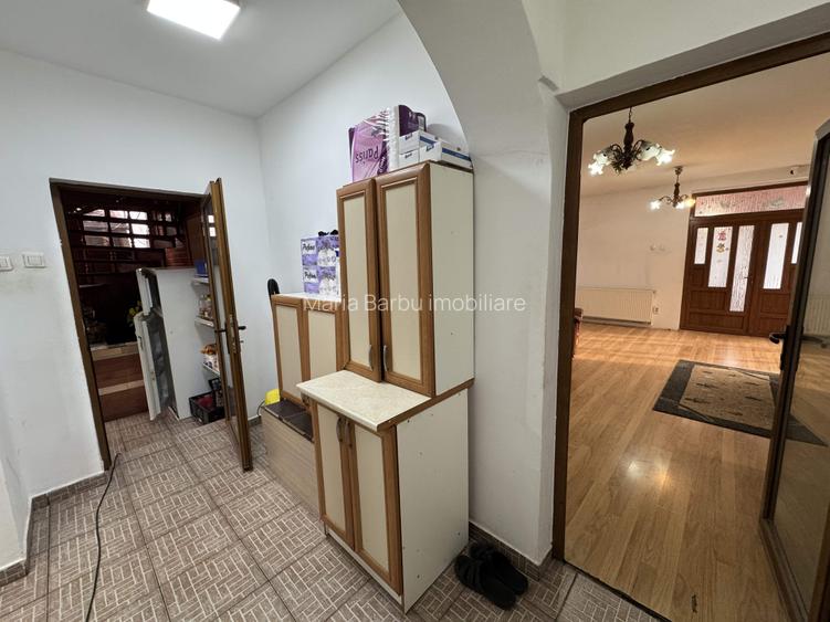 IMOBIL cu 3 cladiri, 14 camere, 6 bai, T= 611 mp, ultracentral,Caracal - 3