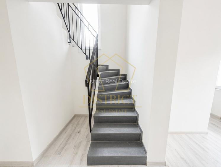 Duplex despartit prin camera tehnica, 5 camere, asfalt | Giarmata Vii - 2