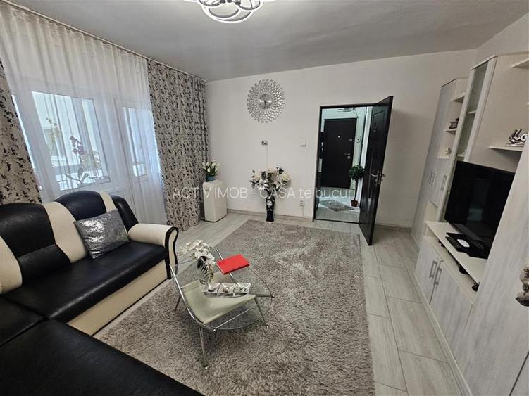 Resita, 3 Cam. Cf. 1, Et. 1, Bulevard, Micro 4 - 2