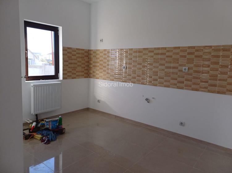 casa la sol de vanzare - 2