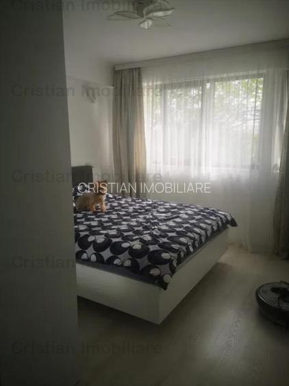 LUX 3 cam 70mp Victoriei-Garii cf.1 Decomandat Mobilat etaj 2 - 4