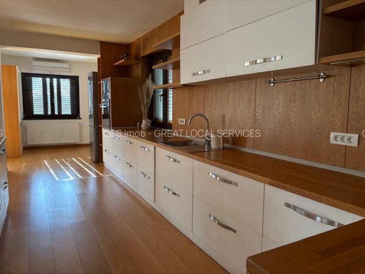 Vila exclusivistă cu 6 camere, piscina si grădină Băneasa - 4