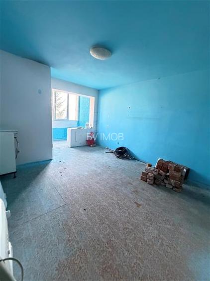 Vanzare garsoniera, zonaTractorul, etaj 1 10, insorita - 3