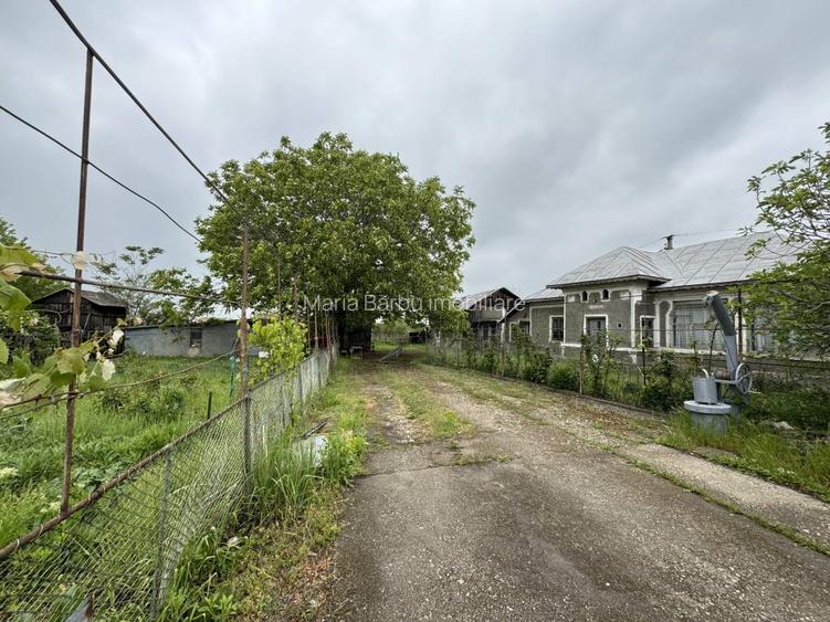 Teren intravilan  3447 mp, cu casa modesta, Desch. 30 m, str. Gr. Alexandrescu - 5