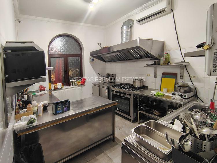 Casa renovata si consolidata integral, apthotel, pozitie de exceptie - 11