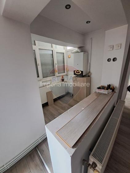 3 camere de închiriat, zona Spitalul Județean - 7