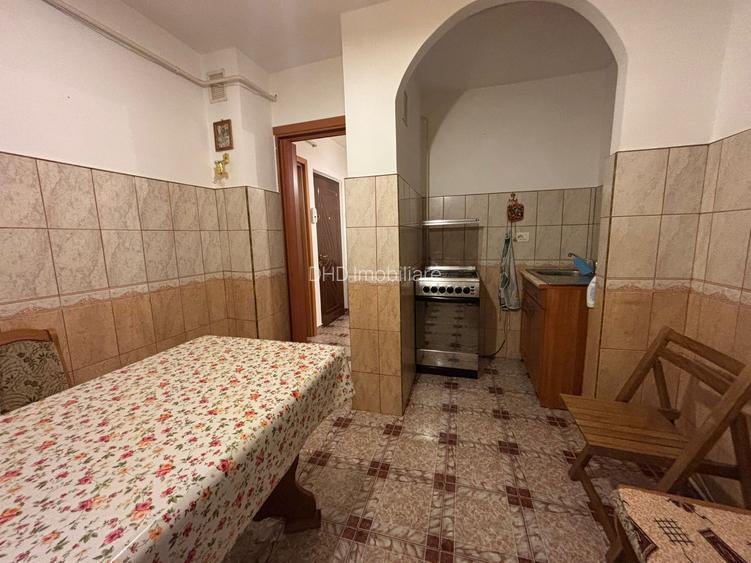 Ap. 3 cam decomandat, etajul 1, centrală termică, bloc 1986 - 4