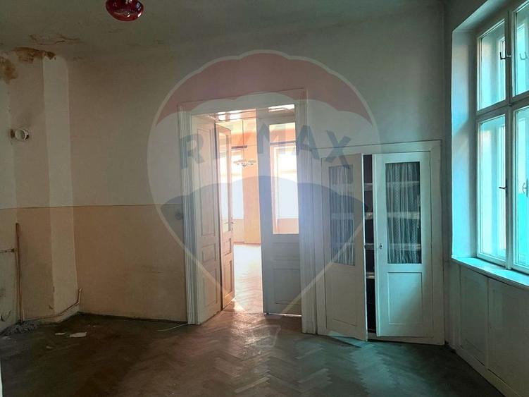 Proprietate mixtă pe N. Bălcescu – spații comerciale + apartamente