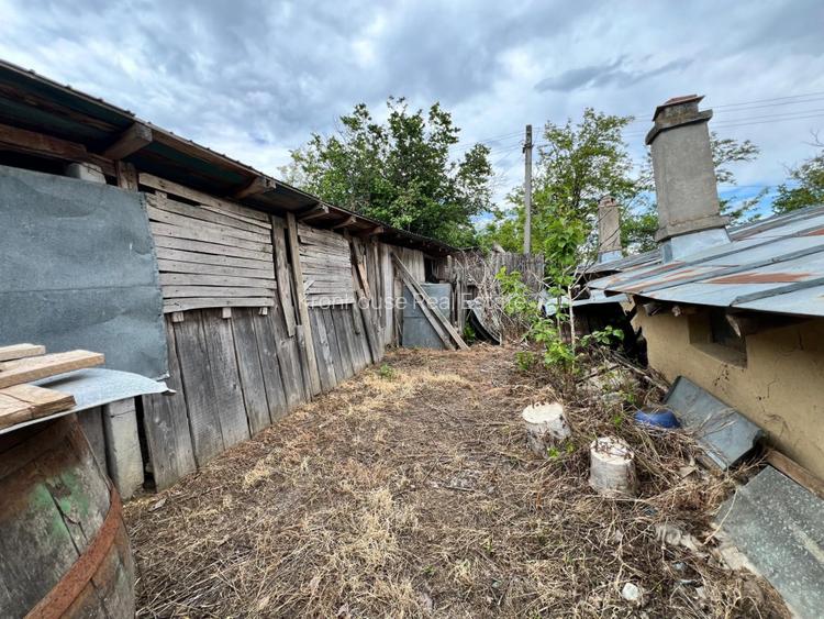 Casa + teren 4430 mp, vie si pomi fructiferi, 22 km de Tecuci - 35