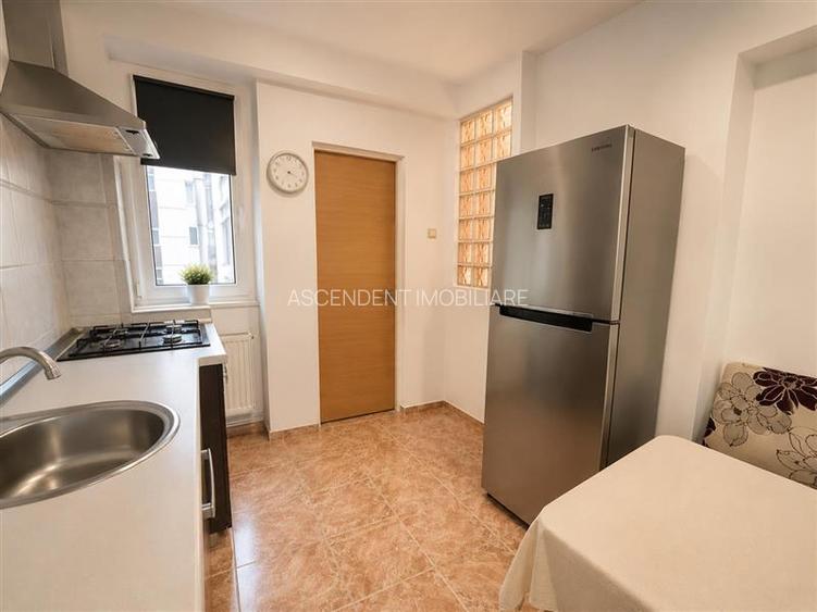 Decomandat, blocurile cu coloana, Central, Grivitei.-. Onix, Brasov - 11