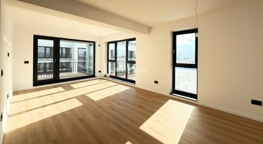 Kasper vânzare apartament de lux 2 camere nelocuit vedere libera spre Tâmpa - 2