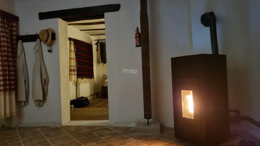 Casa traditionala intr-o zona de vis pe langa Curtea de Arges  - 12