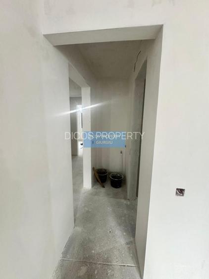 Apartament 4 camere de vânzare – Bd. București - 2