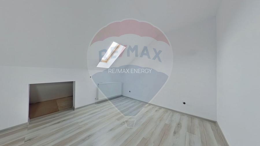 Mansarda de vanzare, 81mp, str Cetatii. Comision 0% - 3