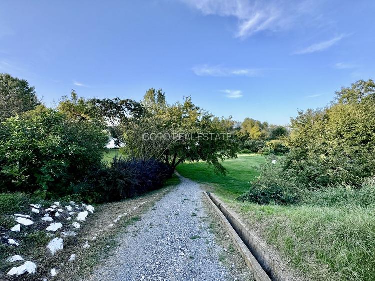 Hotel 20 camere Delta Dunarii 50 m deschidere teren 6000 mp acces auto - 56