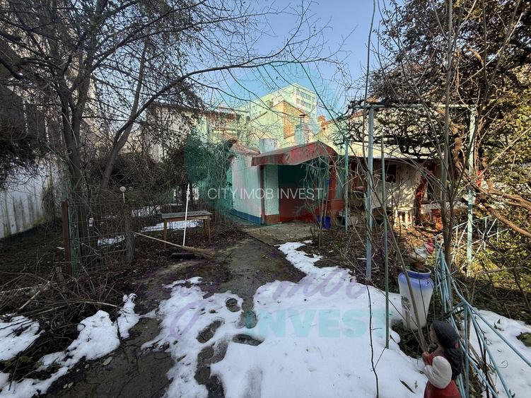 "Casa bunicii" pe un lot de teren de 307 mp - 2