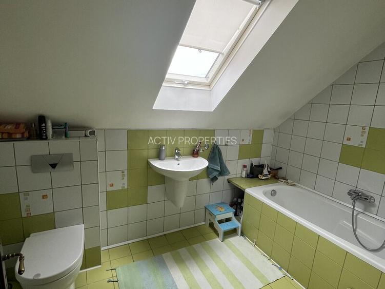 Vila 2007 caramida,D+P+Etaj mansardat,living 41mp,3 dormitoare,3 bai,teren 542mp - 14