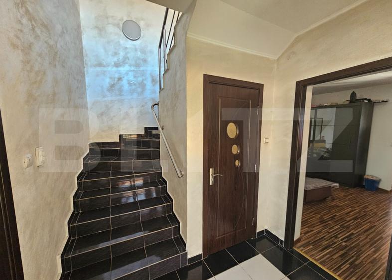 Casă spațioasă cu 5 camere, 190 mp, Oarda, șoseaua principală