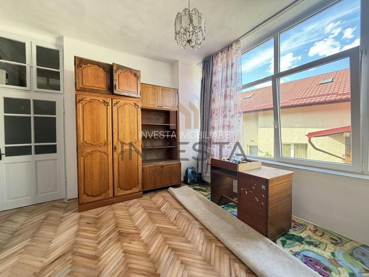 Casa cu 4 camere de inchiriat cu 2 locuri de parcare, zona 7 Strazi - 10
