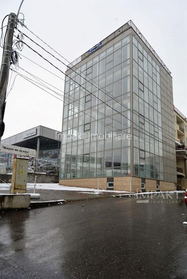 Cladire de birouri cu  spatii vitrate generoase in Zorilor. - 24