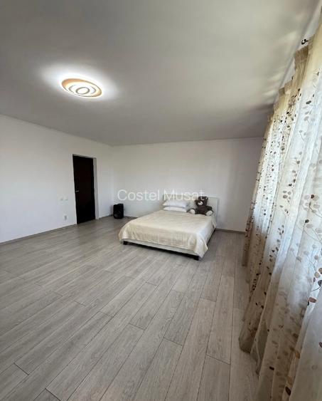 Vila spatioasa + spatiu comercial - 12