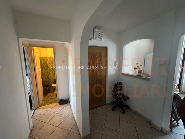 Apartament 4 camere, decomandat situat in zona Inel  II - 7