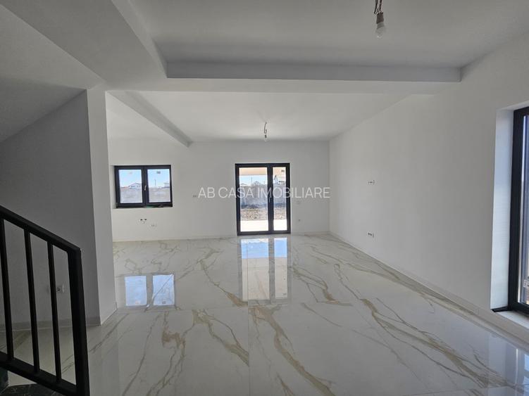 Duplex nou, P+E, 1 apartament la cheie, 1 la alb, Moșnița Veche, comision 0% - 10