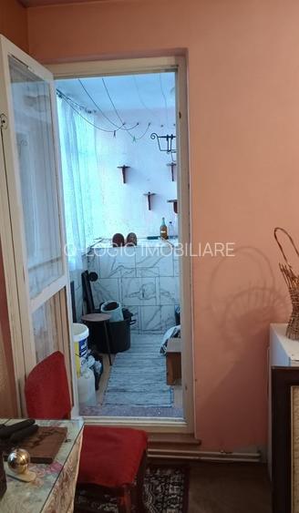 Apartament 3 camere liber la vanzare zona Vlahuta - 3