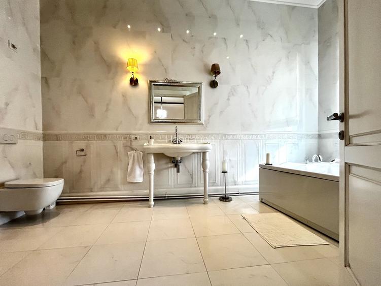 Apartament 3 camere, elegant si spațios, lângă parc, zona Centrala - 12