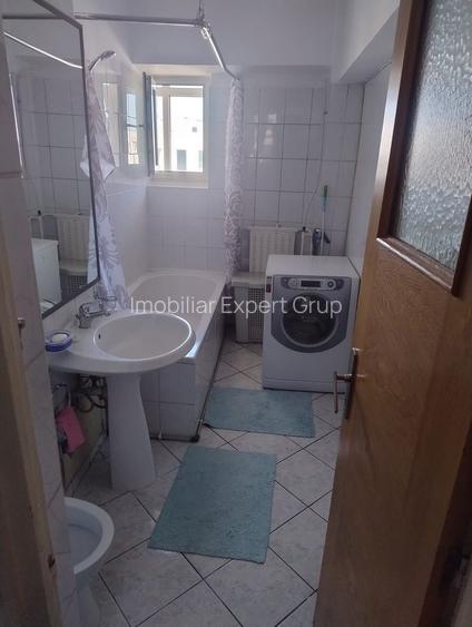 Apartament de închiriat – Piața Victoriei, stradal - 5