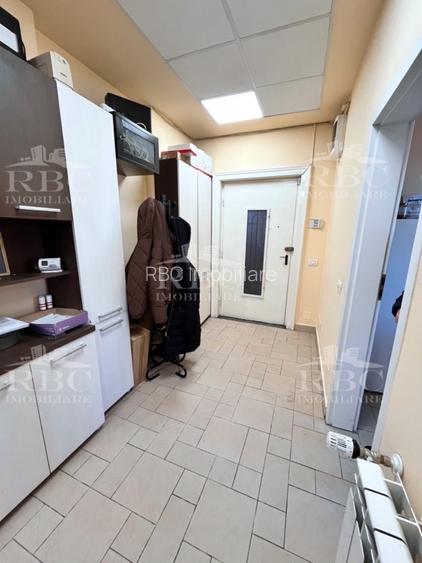 Spatiu birou pretabil si cabinet medical cu 2 parcari Semicentral - 13