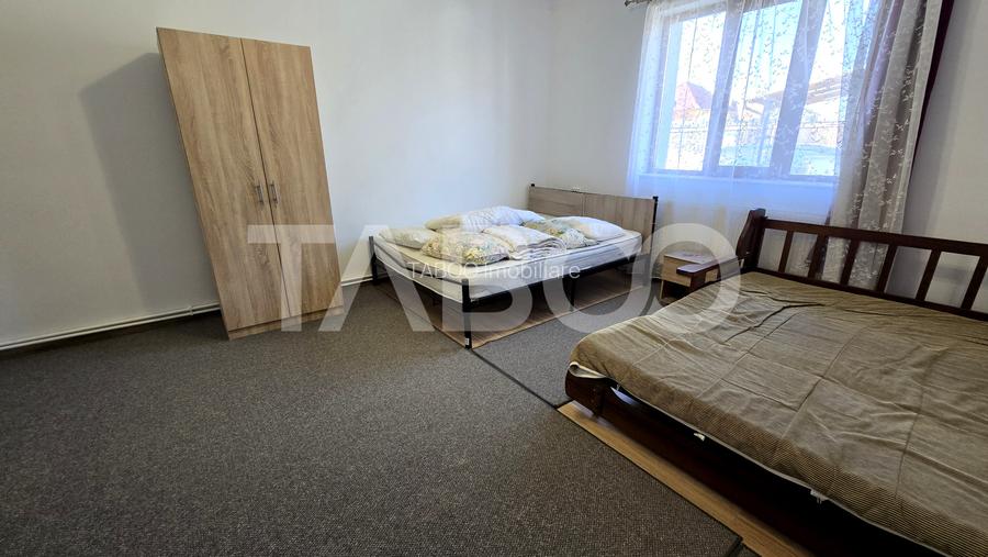 Casa individuala de vanzare 3 camere 2 bai 434mp teren Piata Cluj - 2