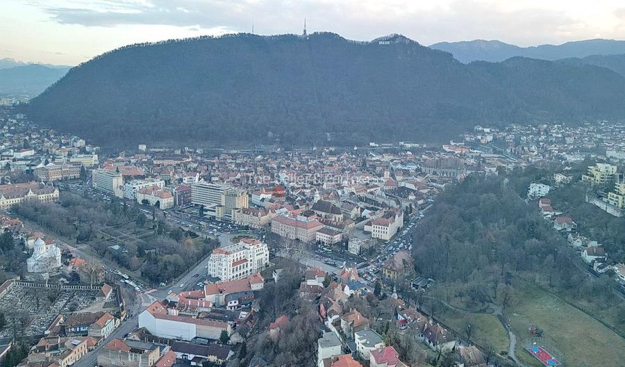 Teren intravilan, ultracentral. - 23