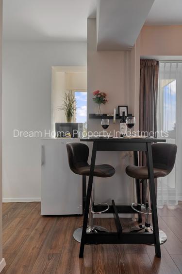 Garsoniera | AIRBNB | 5 min M . Piata Victoriei | Vedere Spate | Bloc Anvelopat - 9