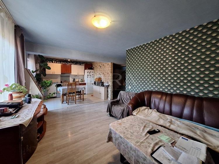 Apartament cu 5 camere pe 2 niveluri, în zona Muzeul Apei – Florești.
