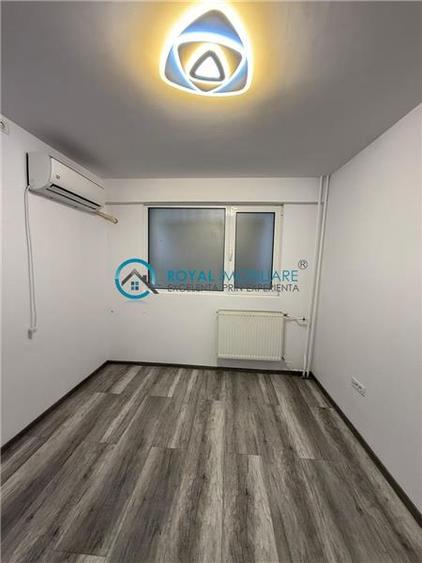 Royal Imobiliare - Vanzare Apartament zona Republicii
