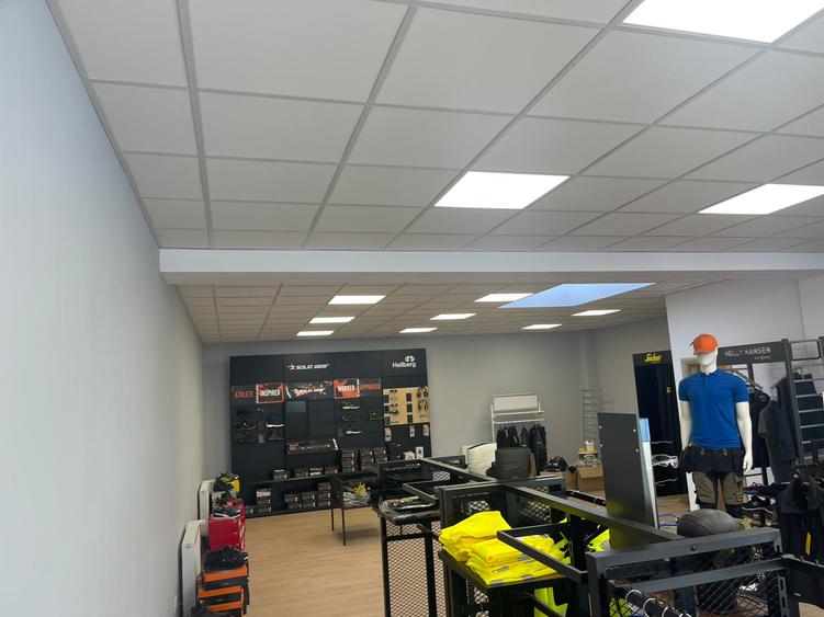 Spatiu comercial, birouri etc, Nou, Parcare
